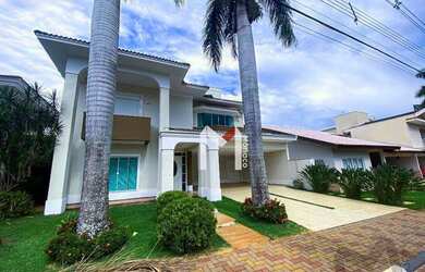 Imagem: A casa em condomínio possui 3 Dormitórios, 5 Banheiros, 4