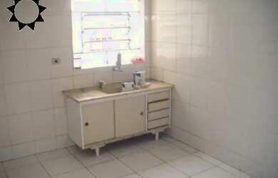 Imagem: A casa possui 3 Dormitórios, 1 Banheiro, 262m² de Área e