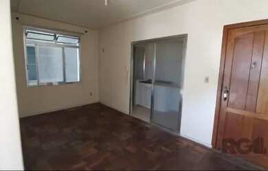 Imagem 2: Apartamento com 2 dormitórios, 1 banheiro no Bairro Centro Histórico