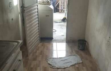 Imagem: A casa possui 2 Dormitórios, 1 Banheiro, 30m² de Área e