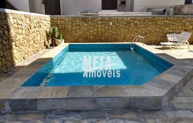 Imagem: O apartamento possui 3 Dormitórios, 1 Banheiro, 2 Vagas na