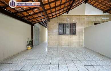 Imagem: A casa possui 2 Dormitórios, 1 Banheiro, 2 Vagas na garagem