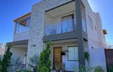 Imagem: A casa em condomínio possui 4 Dormitórios, 3 Banheiros, 4