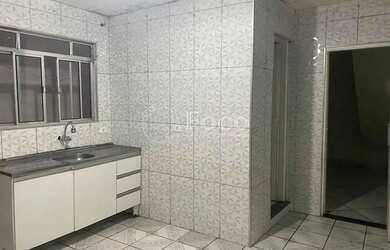 Imagem: A casa possui 1 Dormitório, 1 Banheiro e 80m² de Área e está