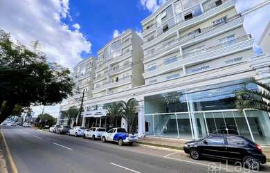 Imagem: O apartamento possui 3 Dormitórios, 2 Banheiros, 2 Vagas na