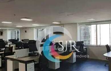 Imagem: O depósito possui 5 Vagas na garagem, 424m² de Área e está