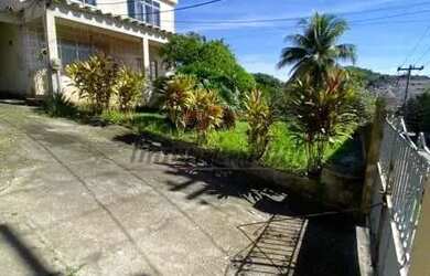 Imagem: O terreno possui 1.452m² de Área e está localizado em Praça