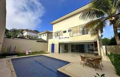 Imagem: A casa possui 3 Dormitórios, 4 Banheiros, 4 Vagas na garagem