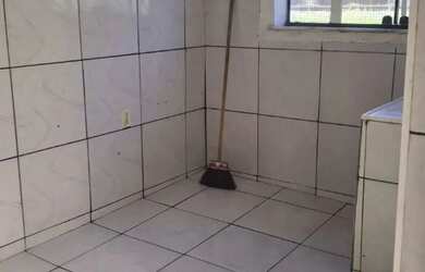 Imagem: A casa possui 1 Dormitório, 1 Banheiro, 28m² de Área e está