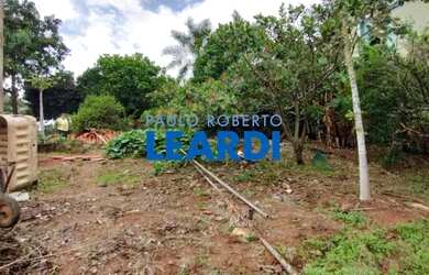 Imagem: O terreno possui 1600m² de Área e está localizado em Vale