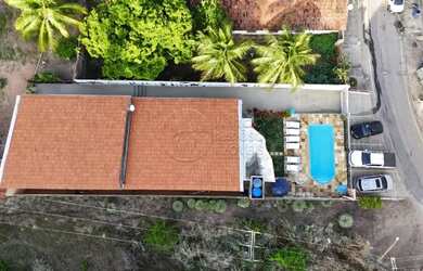 Imagem: O depósito possui 4 Vagas na garagem, 270m² de Área e está