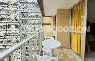 Imagem 2: Flat Copacabana! Localização privilegiada, Flat reformado com varanda e com muita iluminaç