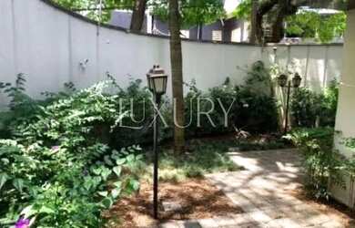 Imagem: O depósito possui 3 Vagas na garagem, 417m² de Área e está