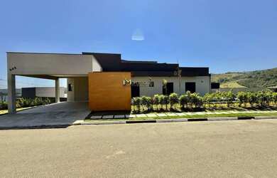 Imagem: A casa em condomínio possui 3 Dormitórios, 3 Banheiros, 2