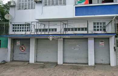 Imagem: O depósito possui 3 Vagas na garagem, 210m² de Área e está