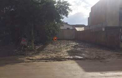 Imagem: O terreno possui 300m² de Área e está localizado em Laranjal