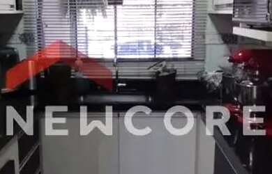 Imagem: A casa possui 2 Dormitórios, 1 Banheiro, 1 Vaga na garagem