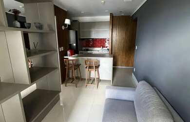 Imagem: O apartamento possui 1 Dormitório, 1 Banheiro, 1 Vaga na garagem