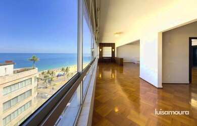 Imagem: O apartamento possui 3 Dormitórios, 3 Banheiros, 2 Vagas na