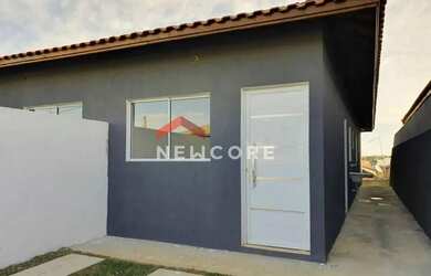 Imagem: A casa possui 2 Dormitórios, 2 Banheiros, 2 Vagas na garagem