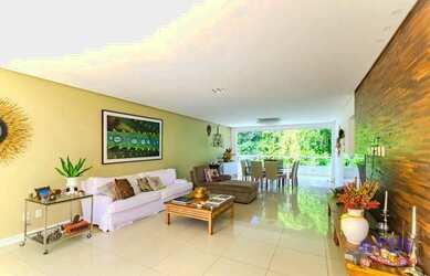 Imagem: A casa em condomínio possui 5 Dormitórios, 5 Banheiros, 5