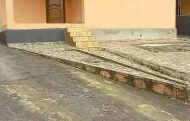 Imagem: A casa possui 2 Dormitórios, 2 Banheiros, 5 Vagas na garagem