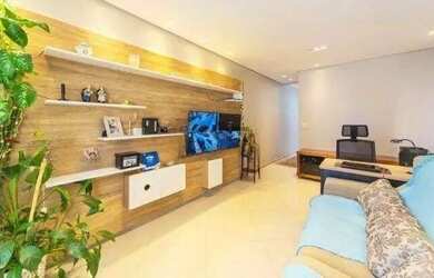 Imagem: A casa possui 3 Dormitórios, 2 Banheiros, 2 Vagas na garagem