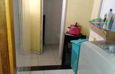 Imagem: A casa possui 2 Dormitórios, 1 Banheiro, 1 Vaga na garagem