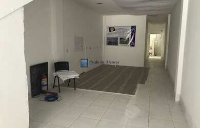 Imagem 5: Loja com 452m localizada na Rua 15 de Novembro, ao lado do Cart rio Eleitoral...