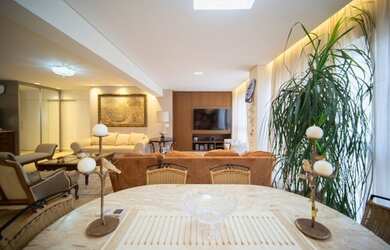 Imagem: O apartamento possui 3 Dormitórios, 5 Banheiros, 4 Vagas na