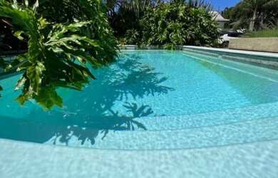 Imagem 15: Casa Contemporânea. Ar-condicionado, Lareira, 3 Vagas na garageme3 Dormitórios