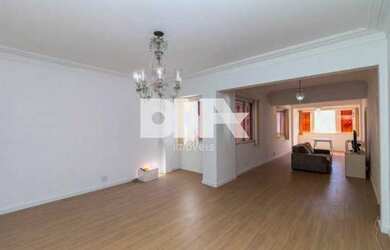 Imagem: O apartamento possui 3 Dormitórios, 2 Banheiros, 168m² de