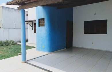 Imagem: A casa possui 3 Dormitórios, 4 Banheiros, 4 Vagas na garagem