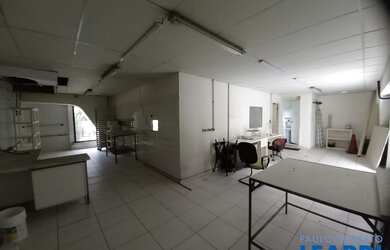 Imagem: O depósito possui 187m² de Área e está localizado em Bairro