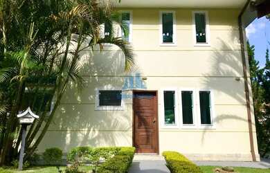 Imagem: A casa possui 4 Dormitórios, 4 Banheiros, 3 Vagas na garagem