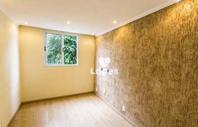 Imagem: O apartamento possui 2 Dormitórios, 1 Banheiro, 1 Vaga na garagem