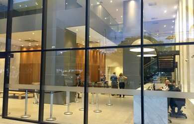 Imagem: O depósito possui 3 Vagas na garagem, 150m² de Área e está