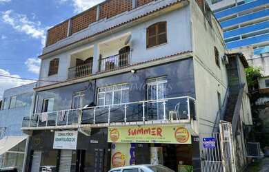 Imagem: O apartamento possui 3 Dormitórios, 1 Banheiro e 154m² de