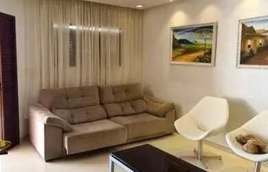 Imagem: A casa possui 2 Dormitórios, 1 Banheiro, 2 Vagas na garagem