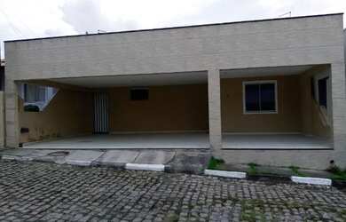 Imagem: A casa em condomínio possui 3 Dormitórios, 2 Banheiros, 2