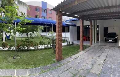 Imagem: A casa possui 5 Dormitórios, 4 Banheiros, 5 Vagas na garagem