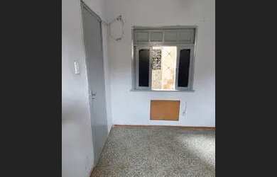 Imagem: A casa possui 1 Dormitório, 1 Banheiro e está localizado