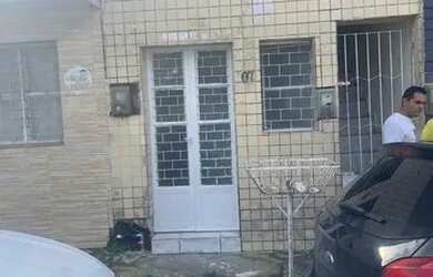 Imagem: A casa possui 2 Dormitórios e 1 Banheiro e está localizado