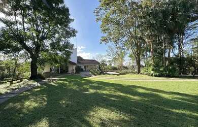 Imagem: A casa em condomínio possui 3 Dormitórios, 3 Banheiros, 5