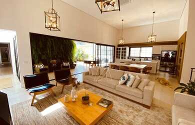 Imagem: A casa em condomínio possui 3 Dormitórios, 5 Banheiros, 5