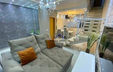 Imagem: A casa possui 3 Dormitórios, 2 Banheiros, 2 Vagas na garagem