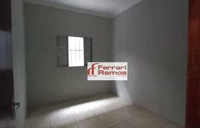 Imagem: A casa possui 3 Dormitórios, 2 Banheiros, 1 Vaga na garagem