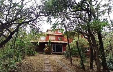 Imagem: A casa em condomínio possui 4 Dormitórios, 3 Banheiros, 5