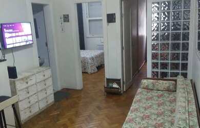 Imagem: O apartamento possui 2 Dormitórios e está localizado em Copacabana