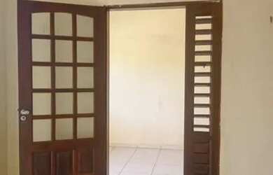 Imagem: A casa possui 2 Dormitórios, 1 Banheiro e está localizado